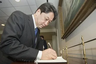 小野寺元防衛大臣がウ