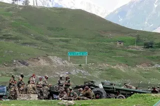 カシミール地方インド軍増員