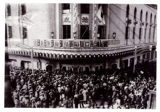 Myeong - dong Art Theater was built during the annexation of Korea and Japan.Many Koreans don't know that the name of the time was Meiji - za.