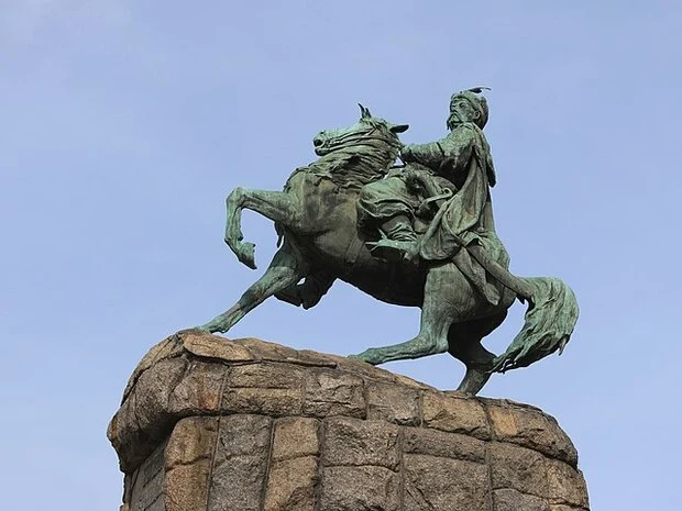 From Ukraine problem's point of view, Taiwan's problem.look at the historical relationship between Ukraine and Russia.
